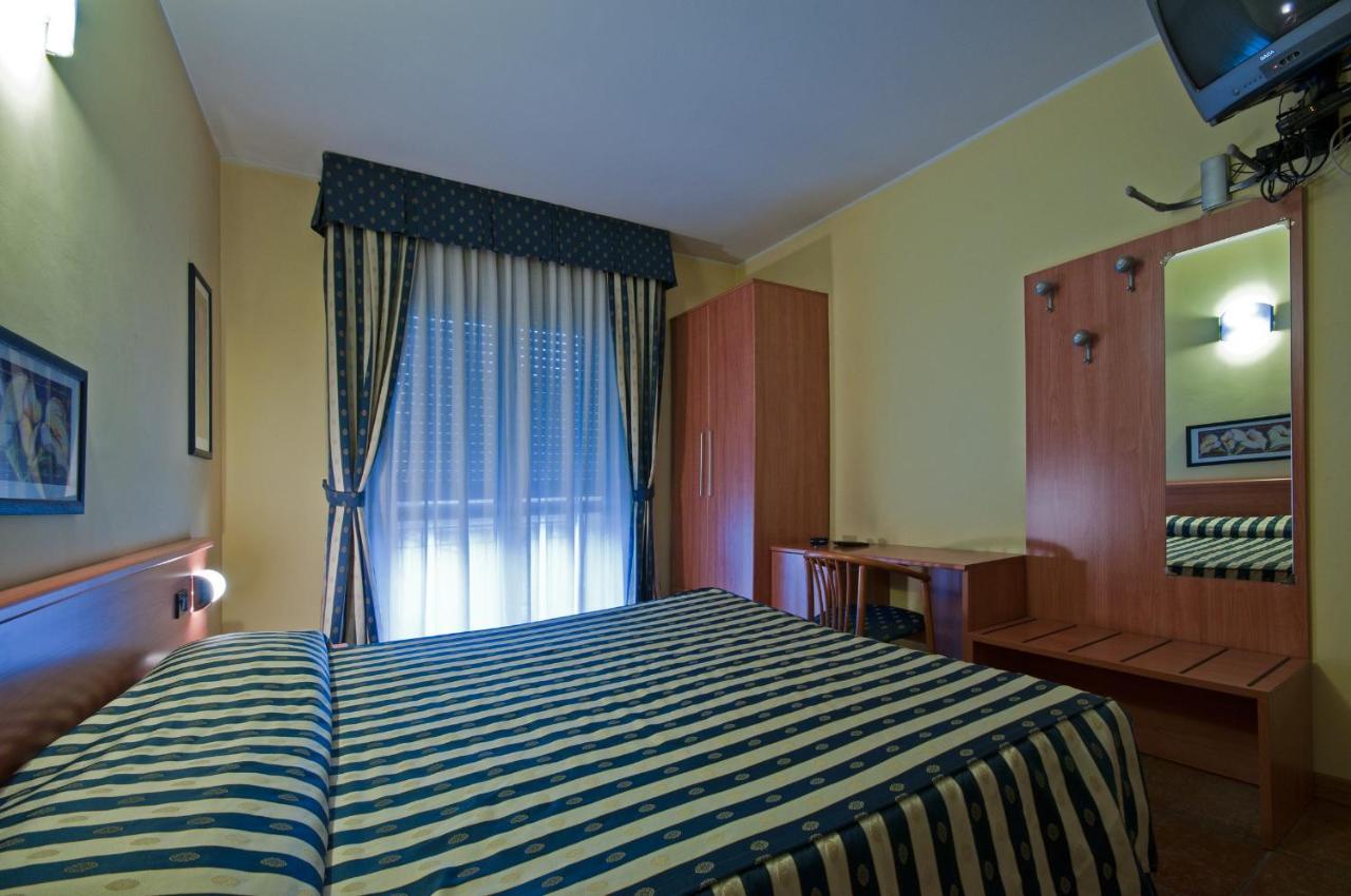 Hotel Blue Ribbon Vercelli Cameră foto